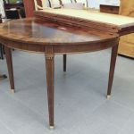733 6210 DINING TABLE
